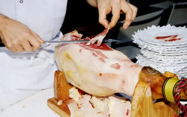 Imagen representativa de Curso de corte de jamón: herramienta vital en hostelería y otros eventos