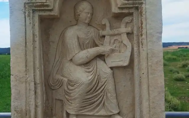 Imagen representativa de Iucunda, la esclava de Manio Valerio Vítulo