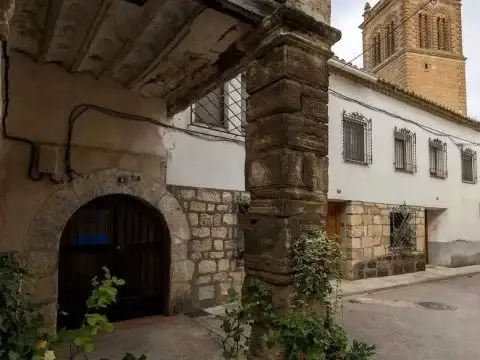 Imagen representativa de Visita monumental a Priego y cata de vino