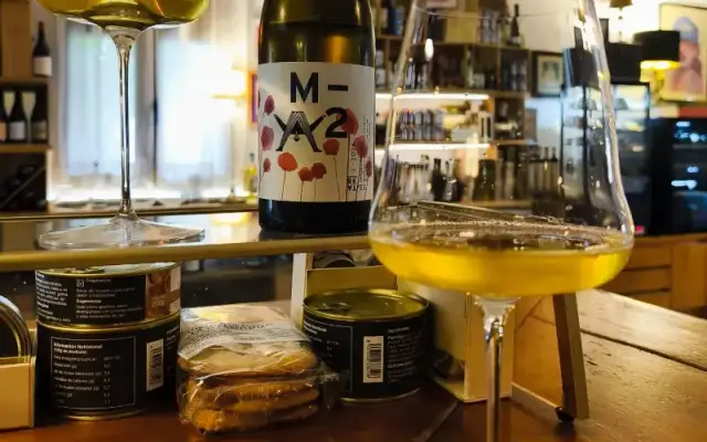 Imagen representativa de La Vinoteca de Valdemeca: mucho más que un negocio, una apuesta por el futuro de la Serranía