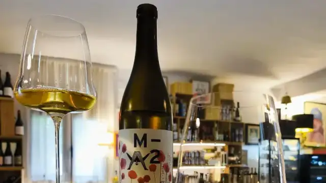 Imagen de portada para La Vinoteca de Valdemeca: mucho más que un negocio, una apuesta por el futuro de la Serranía