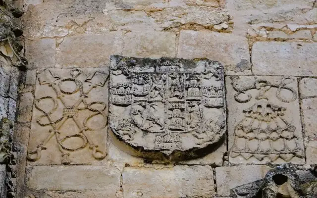 Imagen representativa de ¿Por qué dos de las personas más poderosas de la España de los Reyes Católicos eligieron Carboneras de Guadazaón para su descanso eterno?
