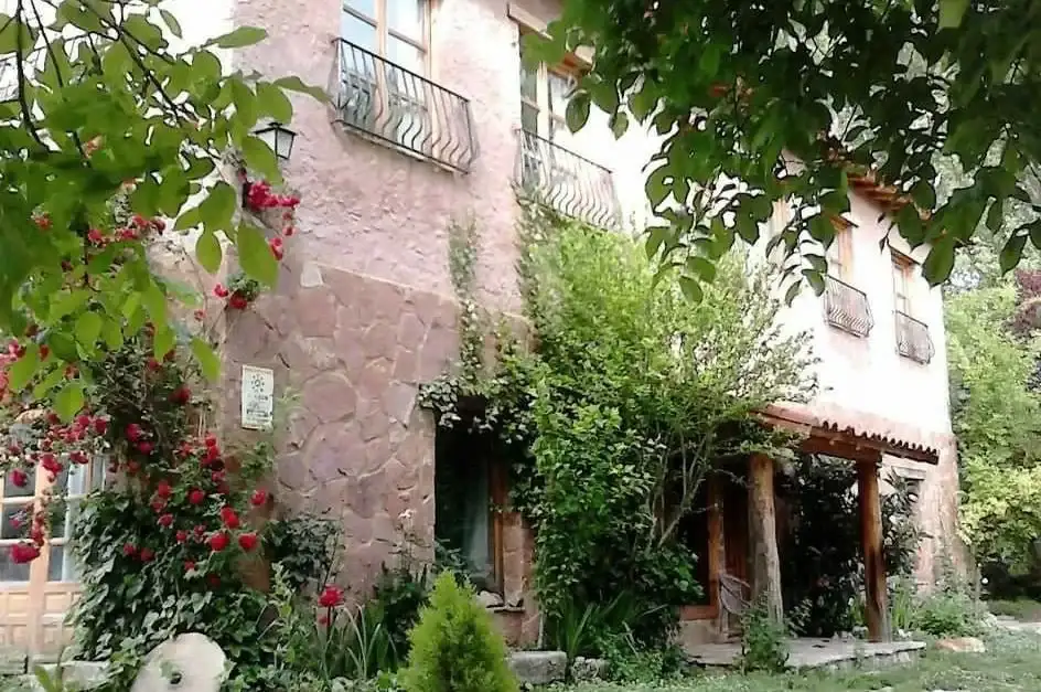 Imagen de portada del artículo: Casas rurales Molino del Marqués: oasis de ecoturismo en Cañete