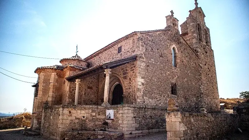 Imagen de portada del artículo: La Iglesia de Santa María la Mayor en la Fortaleza de Moya