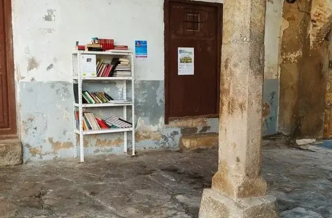 Imagen de portada del artículo: Libros gratis y solidaridad vecinal en Cañete