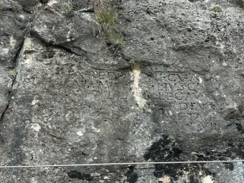 Imagen de la actividad Peña Escrita: Historia tallada en roca
