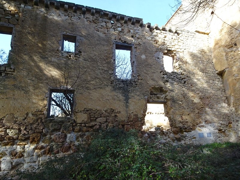 Panteón de los Marqueses de Moya en Carboneras de Guadazaón Panteón de los Marqueses de Moya en Carboneras de Guadazaón